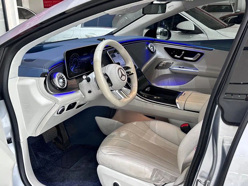 Mercedes-benz eqe