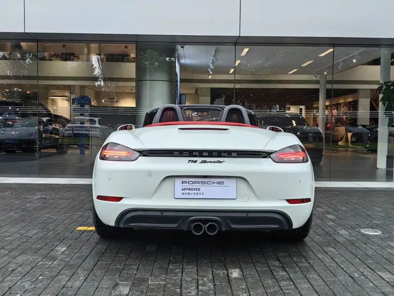 macan 718