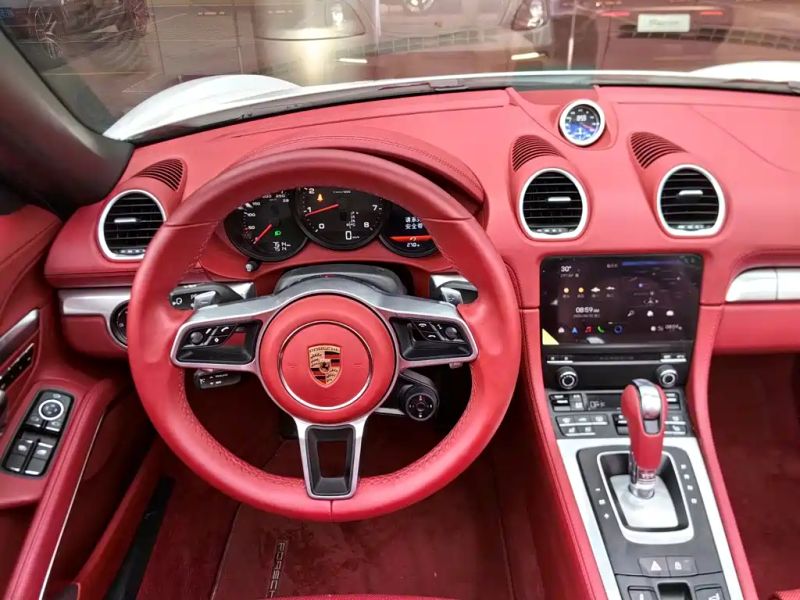macan 718
