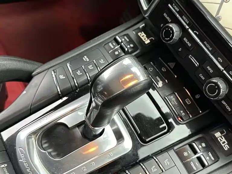 macan cayenne