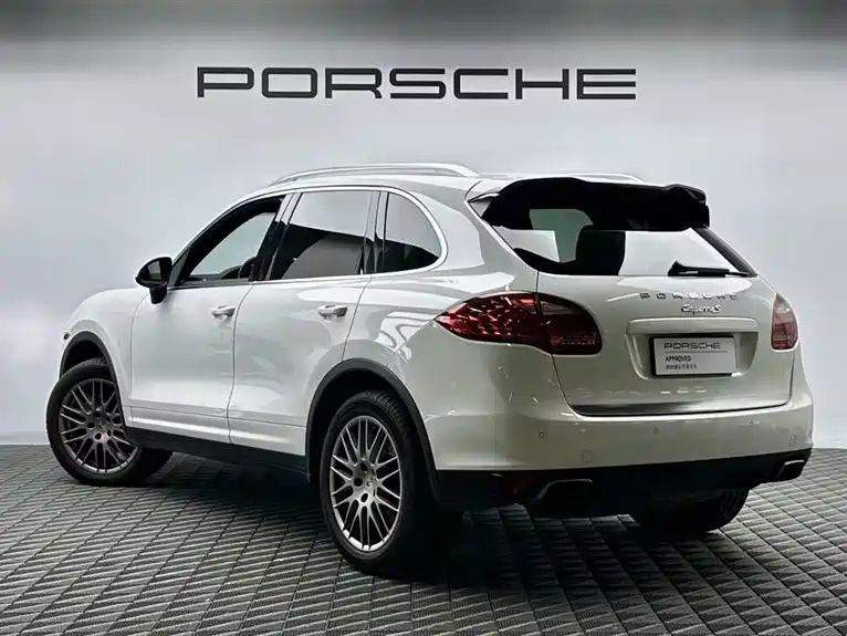 macan cayenne