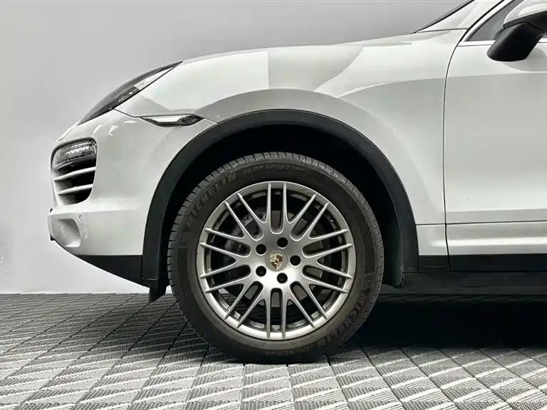 macan cayenne