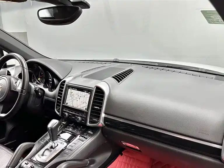 macan cayenne