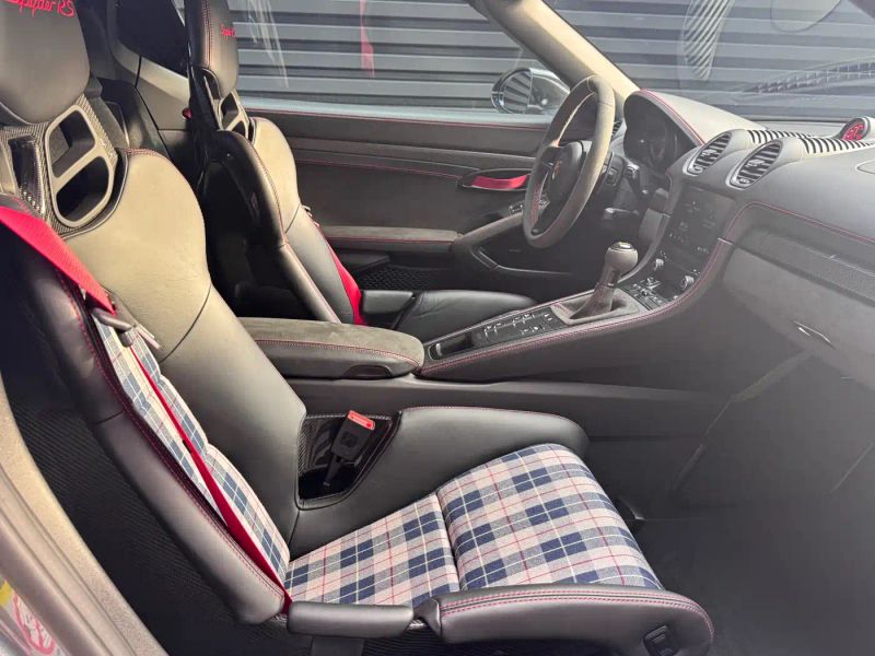 macan 718
