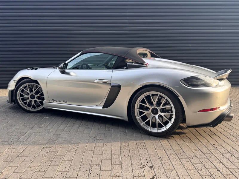 macan 718