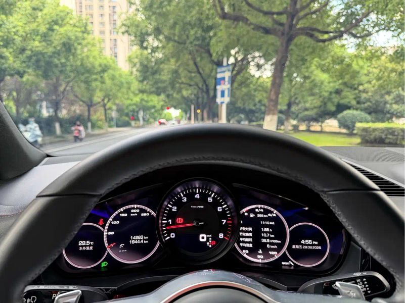 macan cayenne