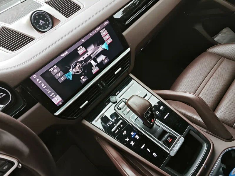 macan cayenne