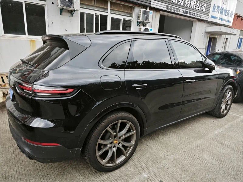 macan cayenne