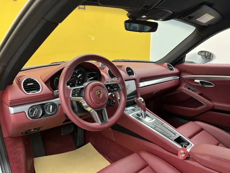 macan 718
