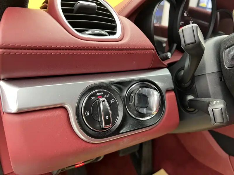 macan 718
