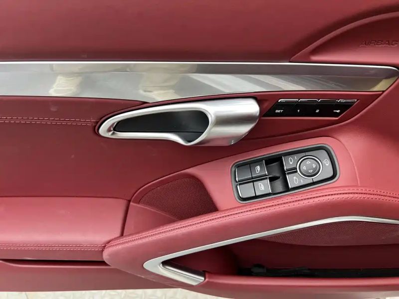 macan 718