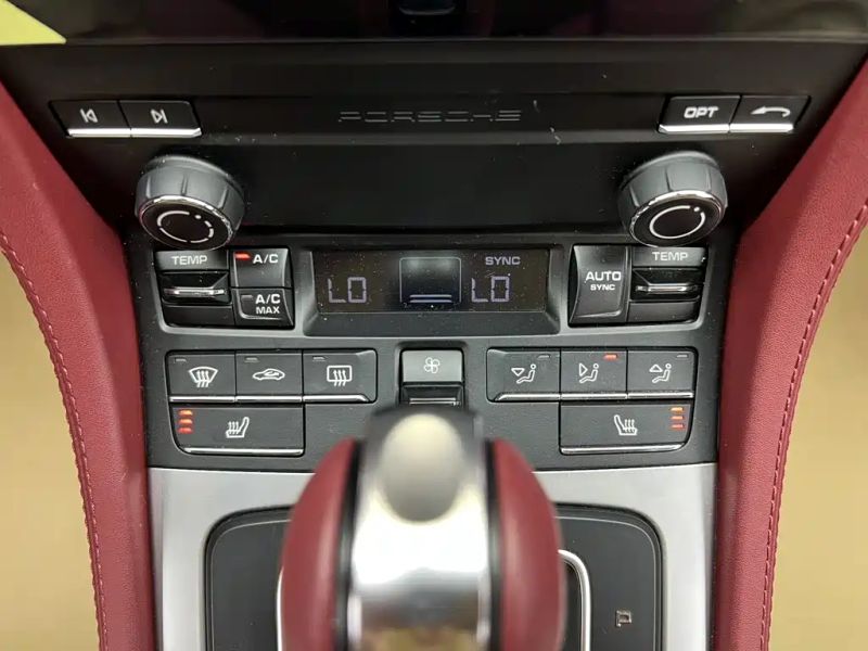 macan 718