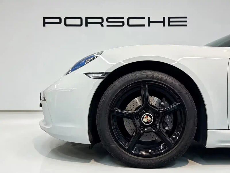 macan 718