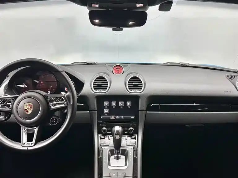 macan 718
