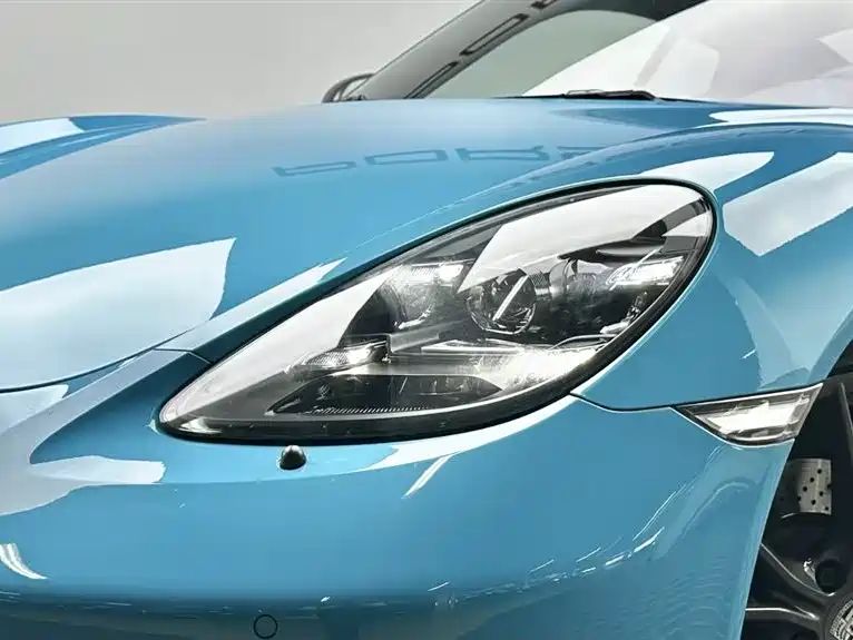 macan 718