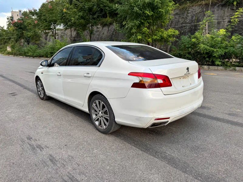 Peugeot peugeot_408
