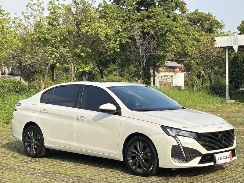 Peugeot 408
