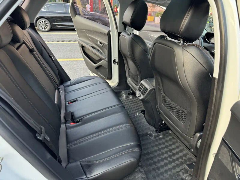 Peugeot 4008