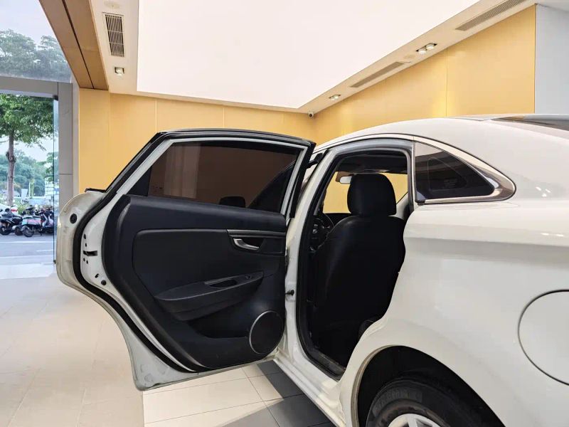 Besturn b50