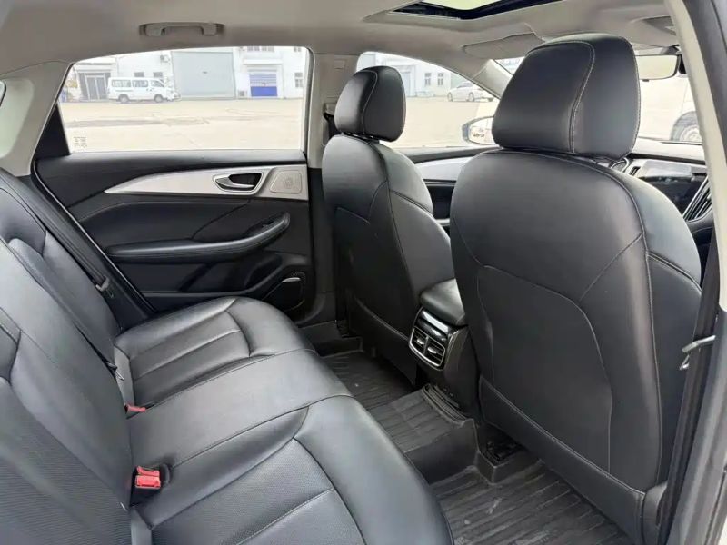 Roewe i6-max