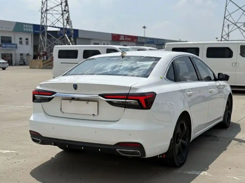 Roewe i6-max