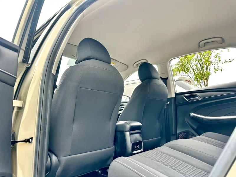 Roewe i5