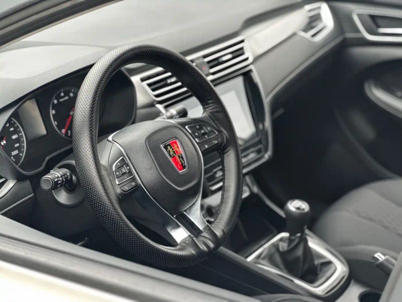 Roewe i5