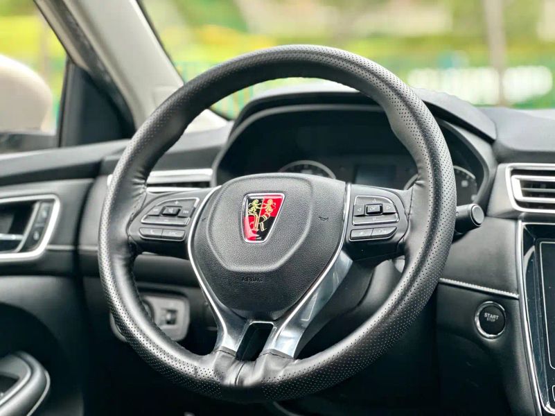 Roewe i5