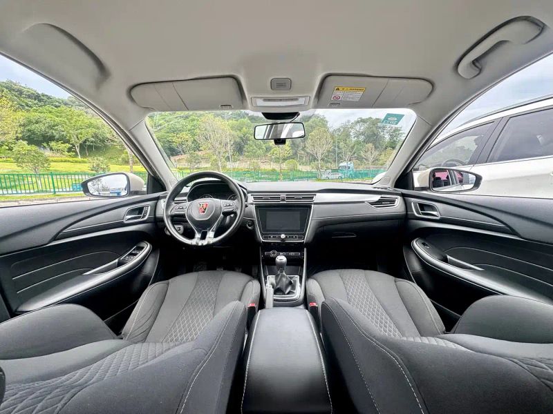 Roewe i5