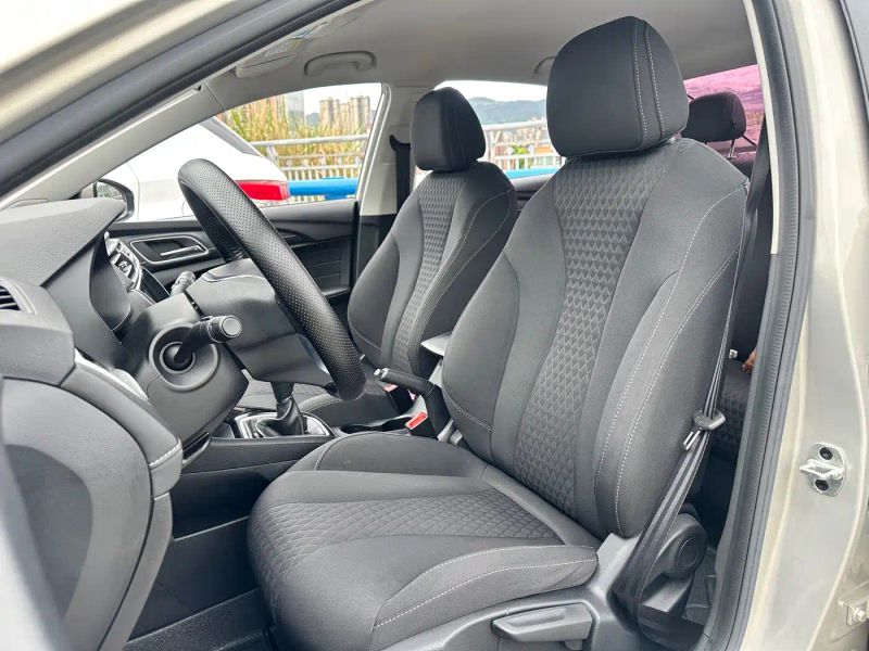 Roewe i5