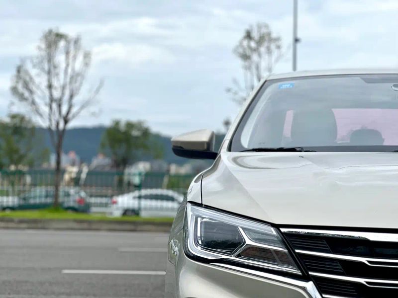 Roewe i5