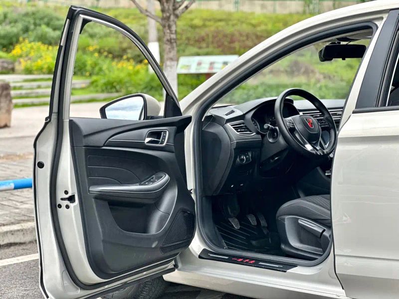 Roewe i5