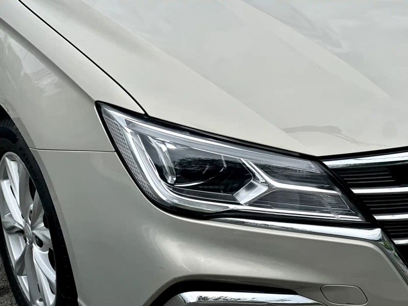 Roewe i5