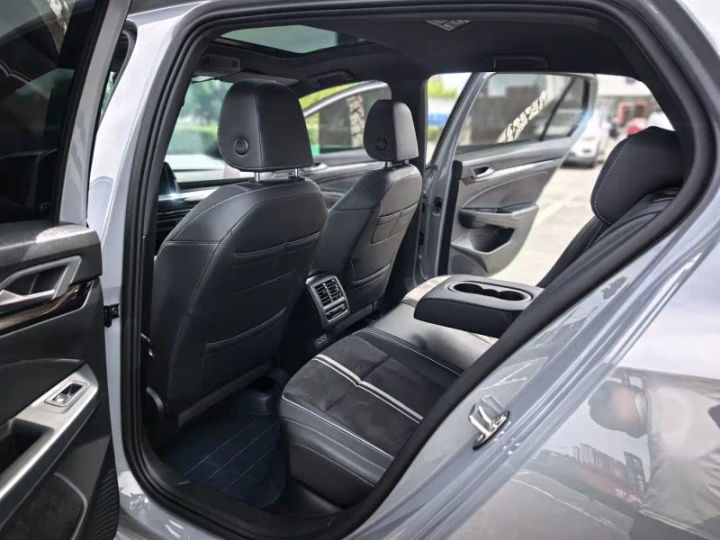 faw-volkswagen golf