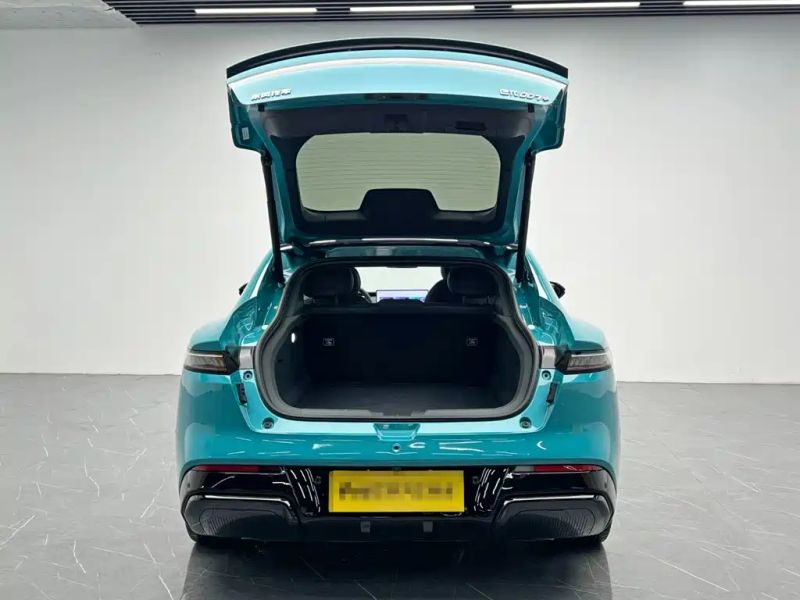 eπ 007