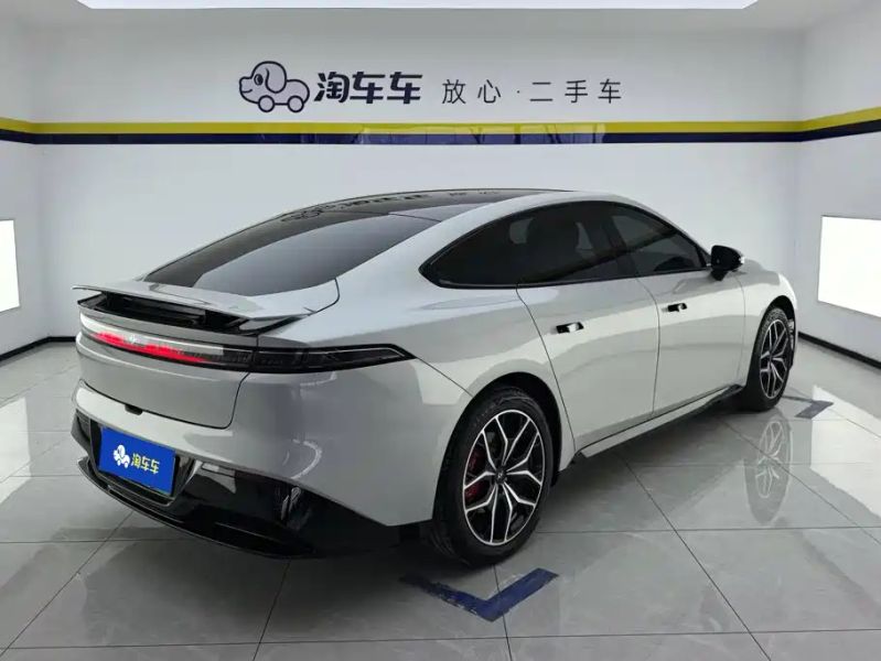 eπ 007