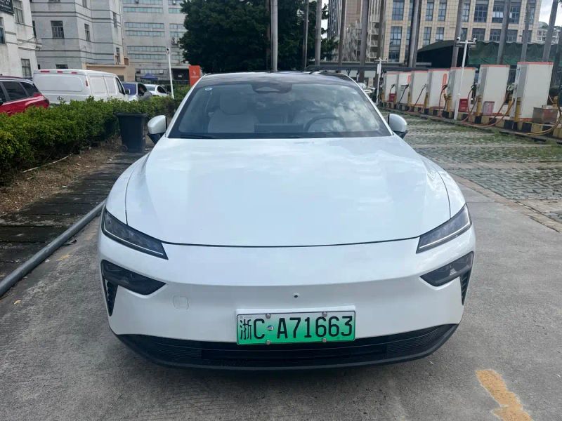 eπ sedan