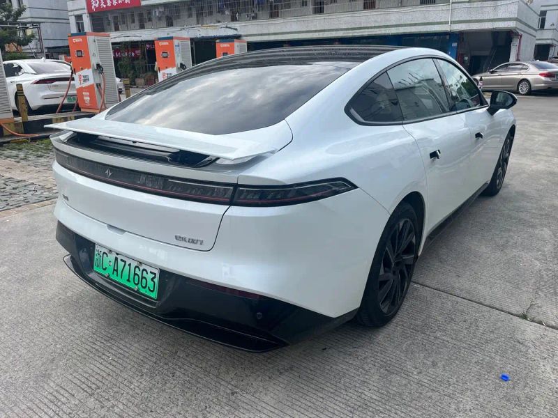 eπ sedan