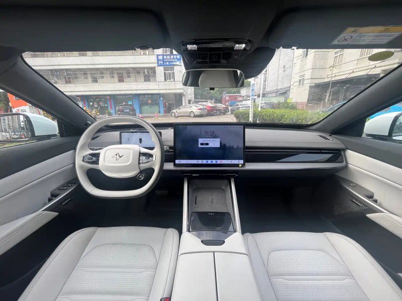 eπ sedan