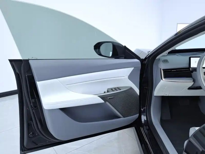 eπ sedan