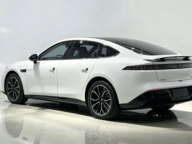 eπ 007