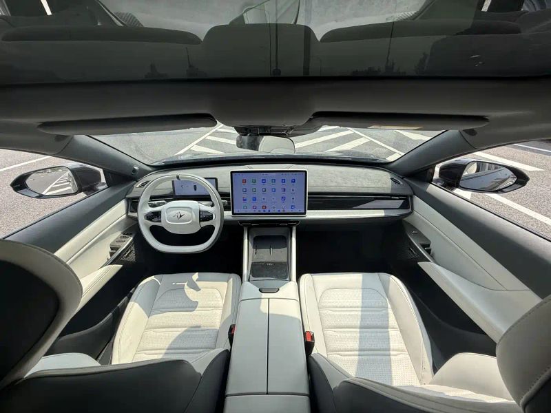 eπ sedan