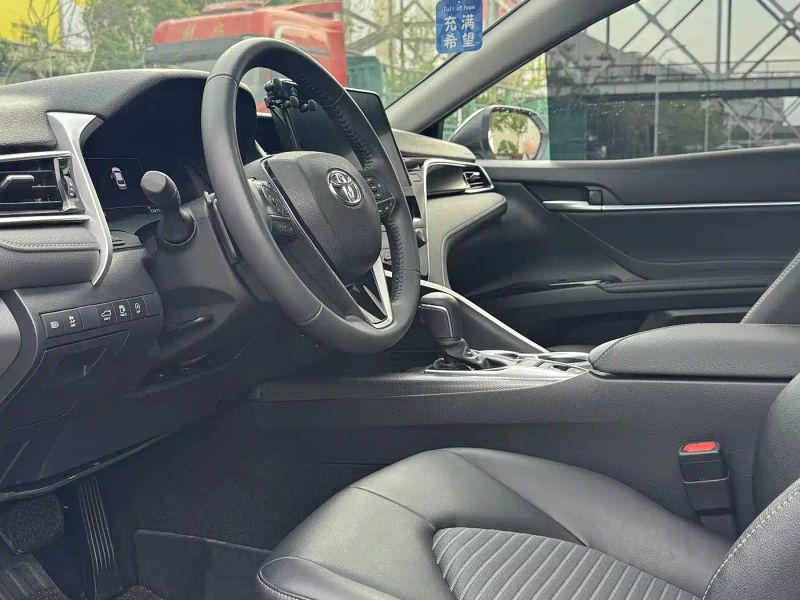 alphard camry