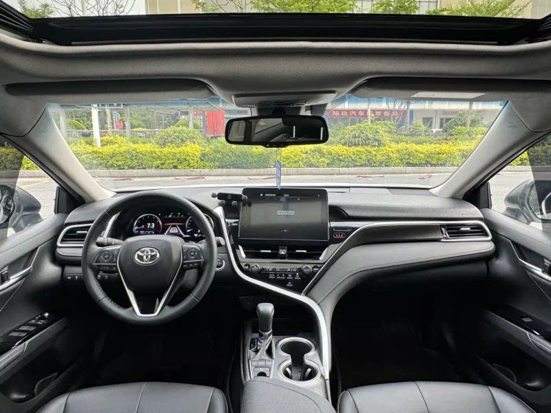 alphard camry