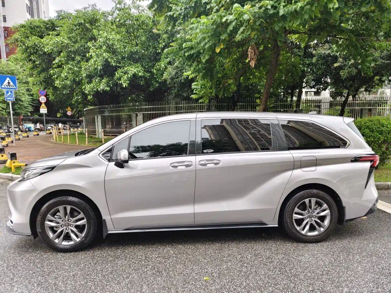 alphard sienna