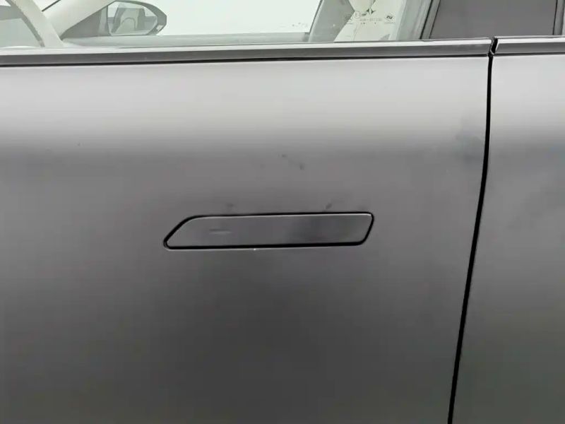 eπ 007