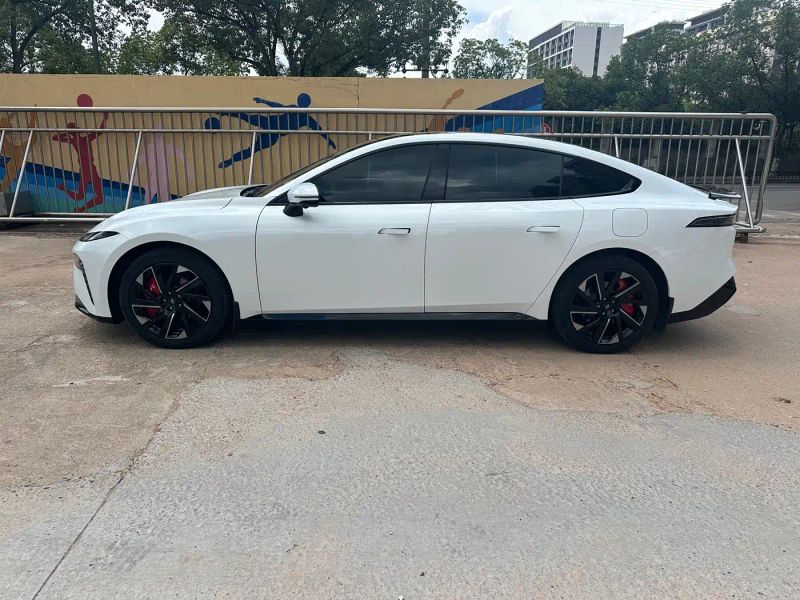 eπ sedan