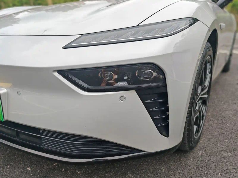 eπ sedan