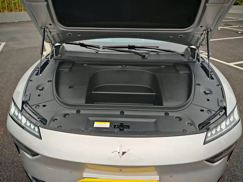 eπ sedan