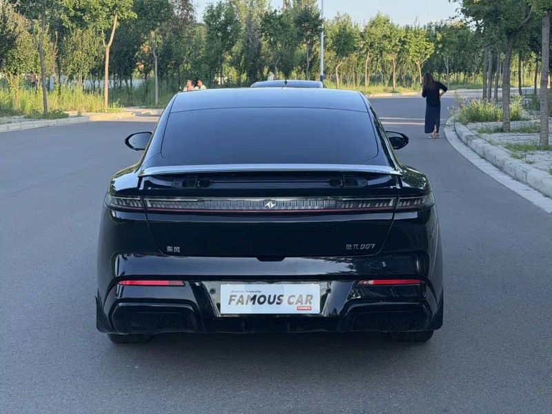 eπ sedan